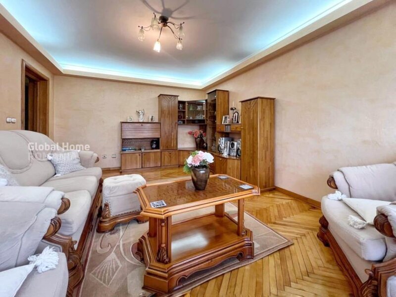 Decebal, aprtament 4 camere, 101 mp, acces stradal, vedere mixta