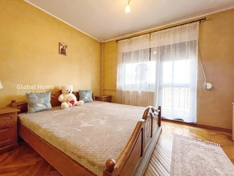 Decebal, aprtament 4 camere, 101 mp, acces stradal, vedere mixta