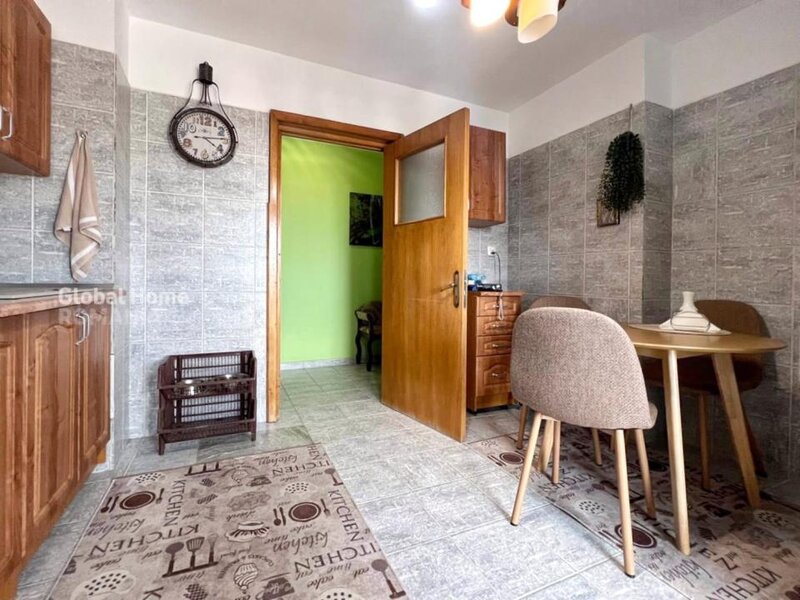 Decebal, aprtament 4 camere, 101 mp, acces stradal, vedere mixta