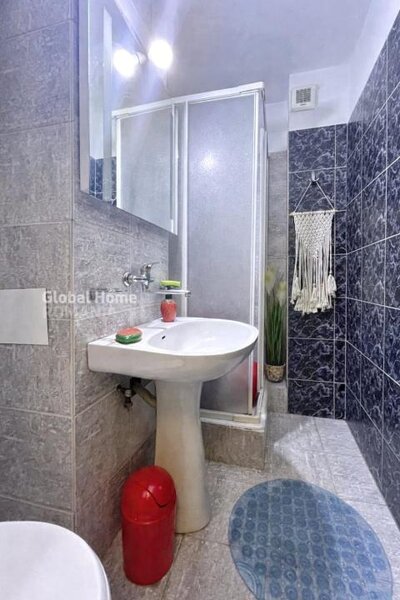 Decebal, aprtament 4 camere, 101 mp, acces stradal, vedere mixta